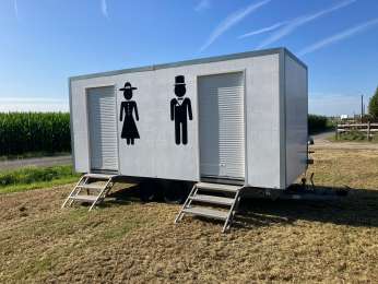 Grote toiletwagen