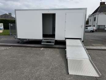 Grote toiletwagen